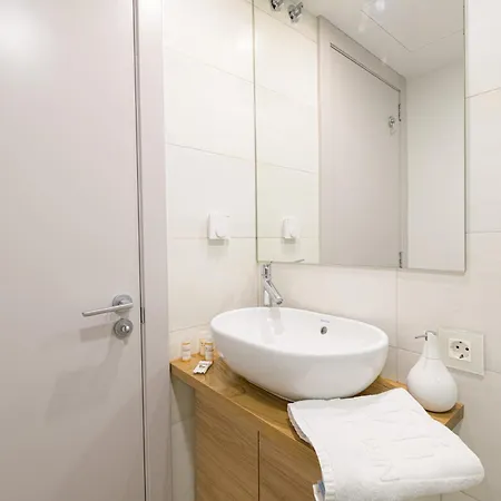 Wintowinrentals Exclusive Sea View With Terrace, Pool And Parking