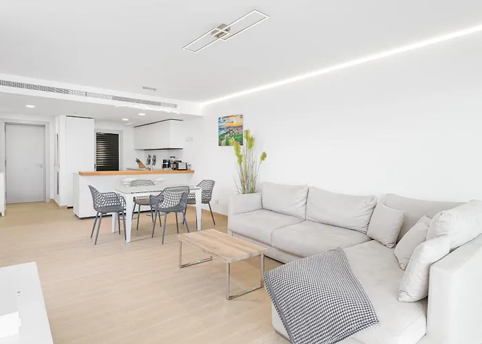 Wintowinrentals Exclusive Sea View With Terrace, Pool And Parking Apartment