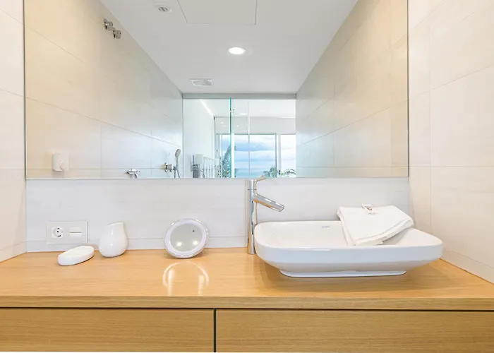 アパート Wintowinrentals Exclusive Sea View With Terrace, Pool And Parking *