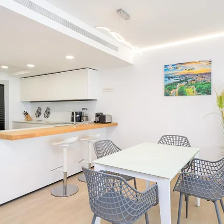 Wintowinrentals Exclusive Sea View With Terrace, Pool And Parking *