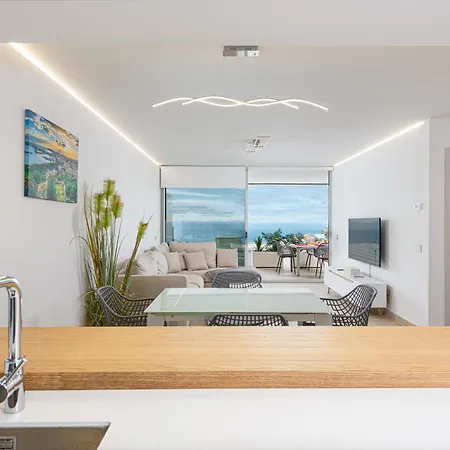 Wintowinrentals Exclusive Sea View With Terrace, Pool And Parking 아파트