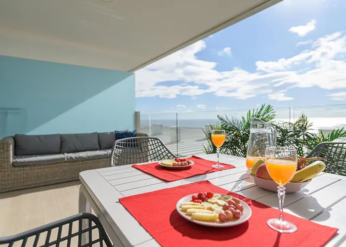 Wintowinrentals Exclusive Sea View With Terrace, Pool And Parking Lägenhet *