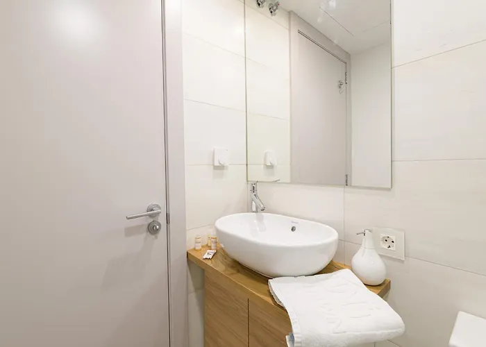 Wintowinrentals Exclusive Sea View With Terrace, Pool And Parking