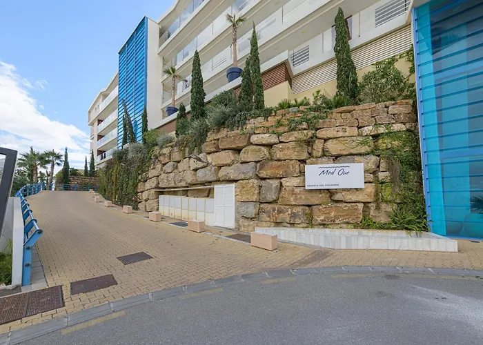 Wintowinrentals Exclusive Sea View With Terrace, Pool And Parking Lägenhet *